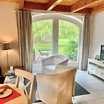 6 Im Boehler Haubarg Apartmán *